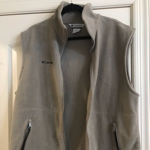 Men’s Columbia fleece vest